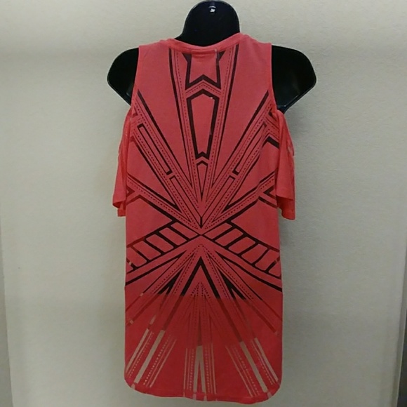 Bar 111 Cold Shouldered Cut Out Top - Picture 5 of 8